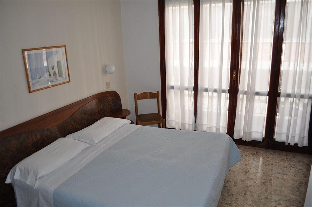 Hotel Cecile Πίζα Εξωτερικό φωτογραφία