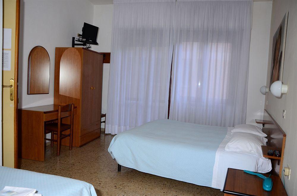 Hotel Cecile Πίζα Εξωτερικό φωτογραφία