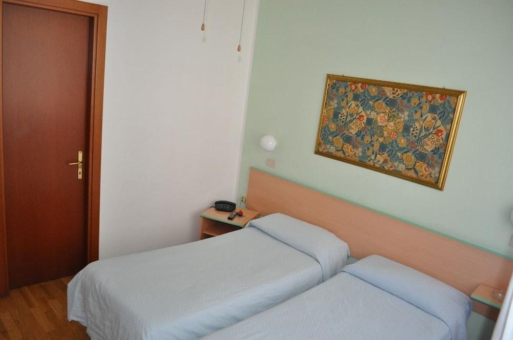 Hotel Cecile Πίζα Εξωτερικό φωτογραφία
